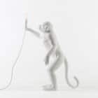Seletti lampada scimmia in piedi resina di colore bianco