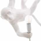 Seletti lampada scimmia appesa da mano e piede in resina di colore bianco