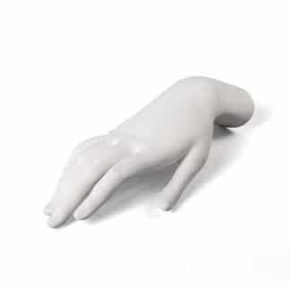 mano femminile seletti in porcellana bianca