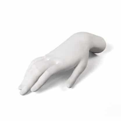 mano femminile seletti in porcellana bianca