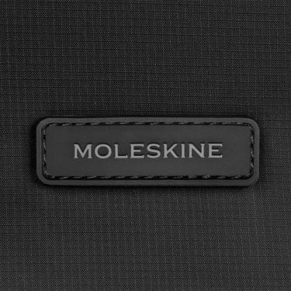 Zaino Moleskine Ripstop in nylon colore nero particolare del logo