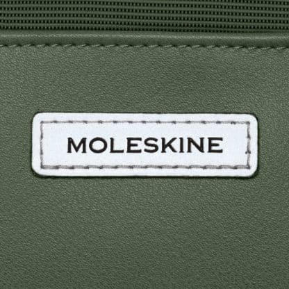 Zaino Moleskine Metro Verde in tessuto particolare del logo