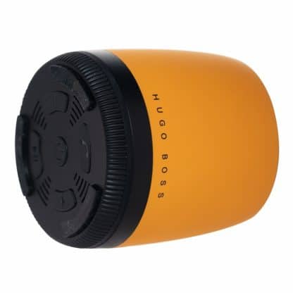 Hugo Boss Speaker Wireless con funzione viva voce di colore giallo vista del fondo con tasti volume risposta on off e viva voce